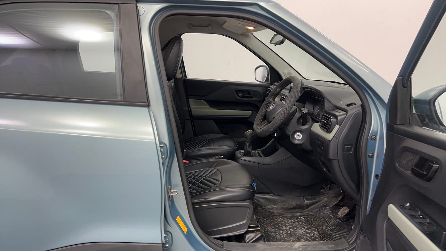 Used 2022 Tata Punch Adventure Rhythm Pack MT Petrol Manual interior RIGHT SIDE FRONT DOOR CABIN VIEW