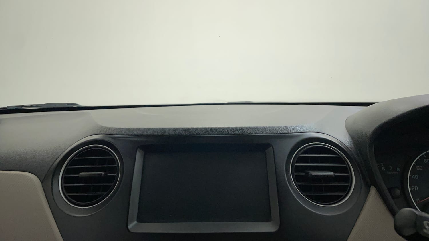 Used 2018 Hyundai Grand i10 Sportz AT 1.2 Kappa VTVT Petrol Automatic top_features Touch screen infotainment system