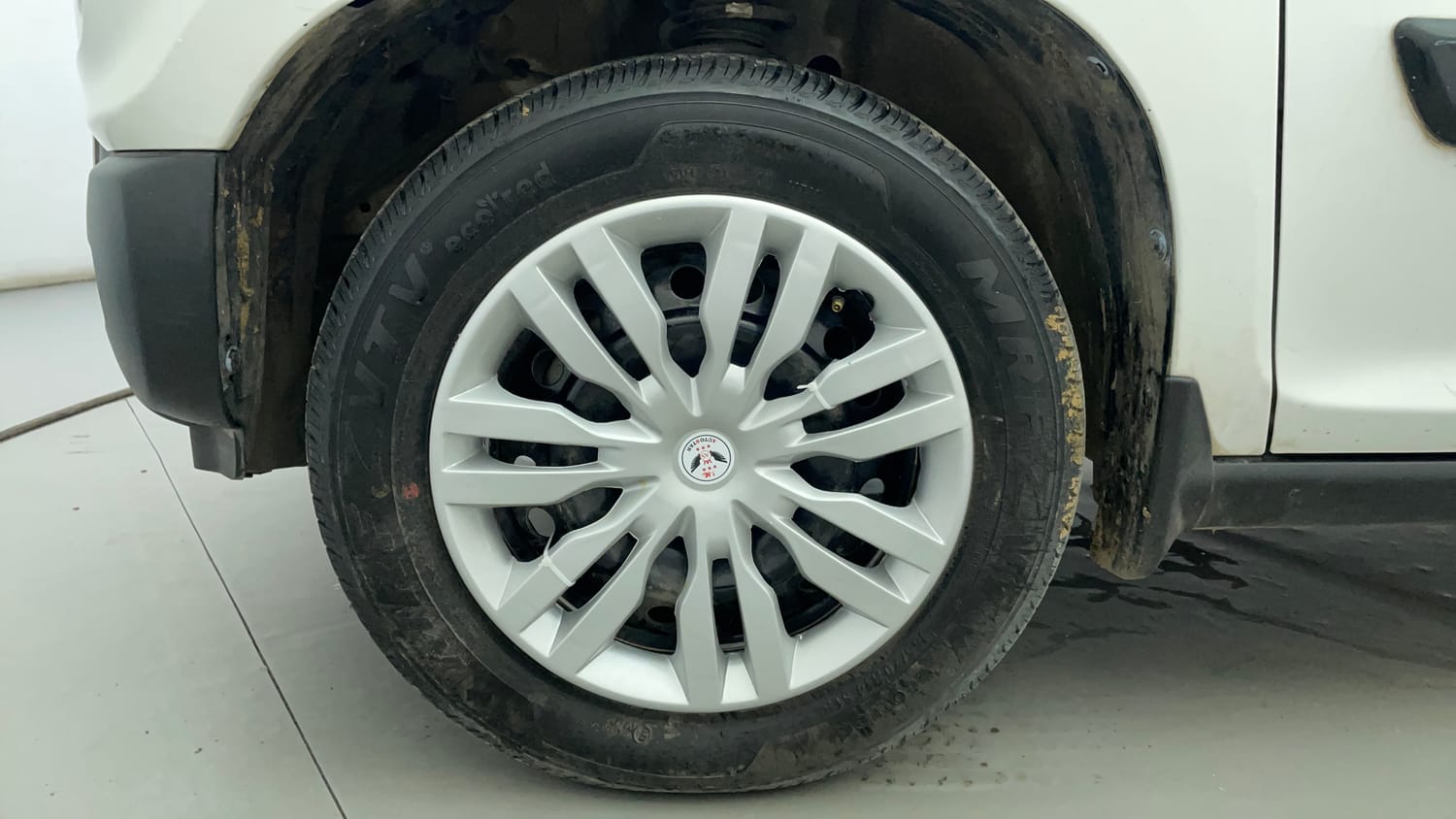 Used 2023 Maruti Suzuki S-Presso VXi S-CNG Cng Manual tyres LEFT FRONT TYRE RIM VIEW