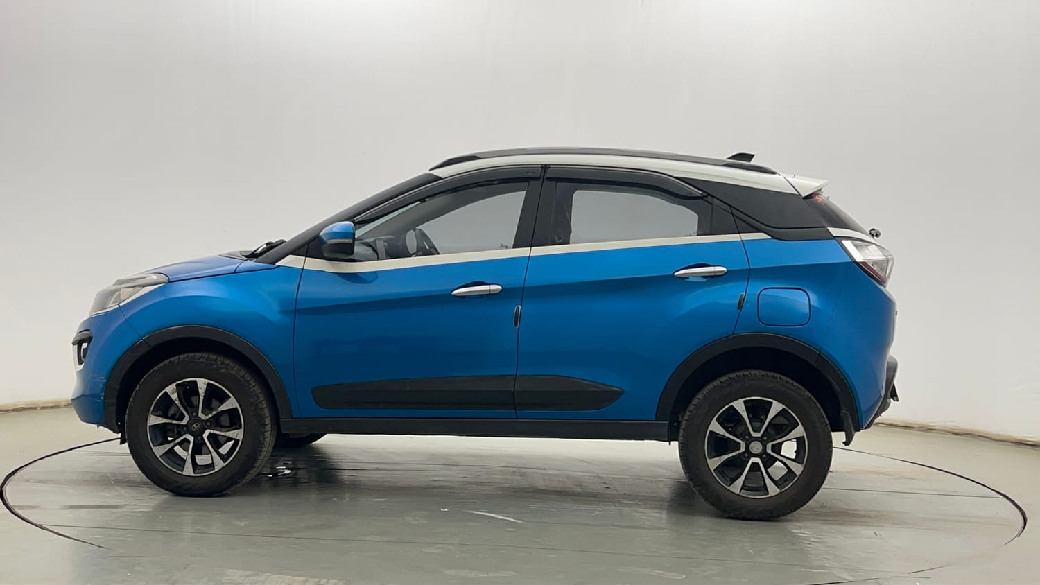 Used 2020 Tata Nexon XZA Plus (O) Petrol Automatic exterior LEFT SIDE VIEW