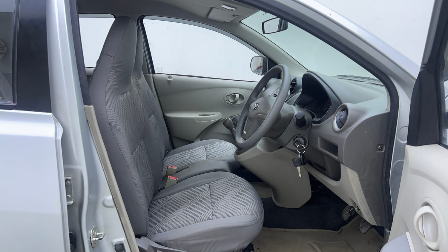 Used 2014 Datsun GO T Petrol Manual interior RIGHT SIDE FRONT DOOR CABIN VIEW