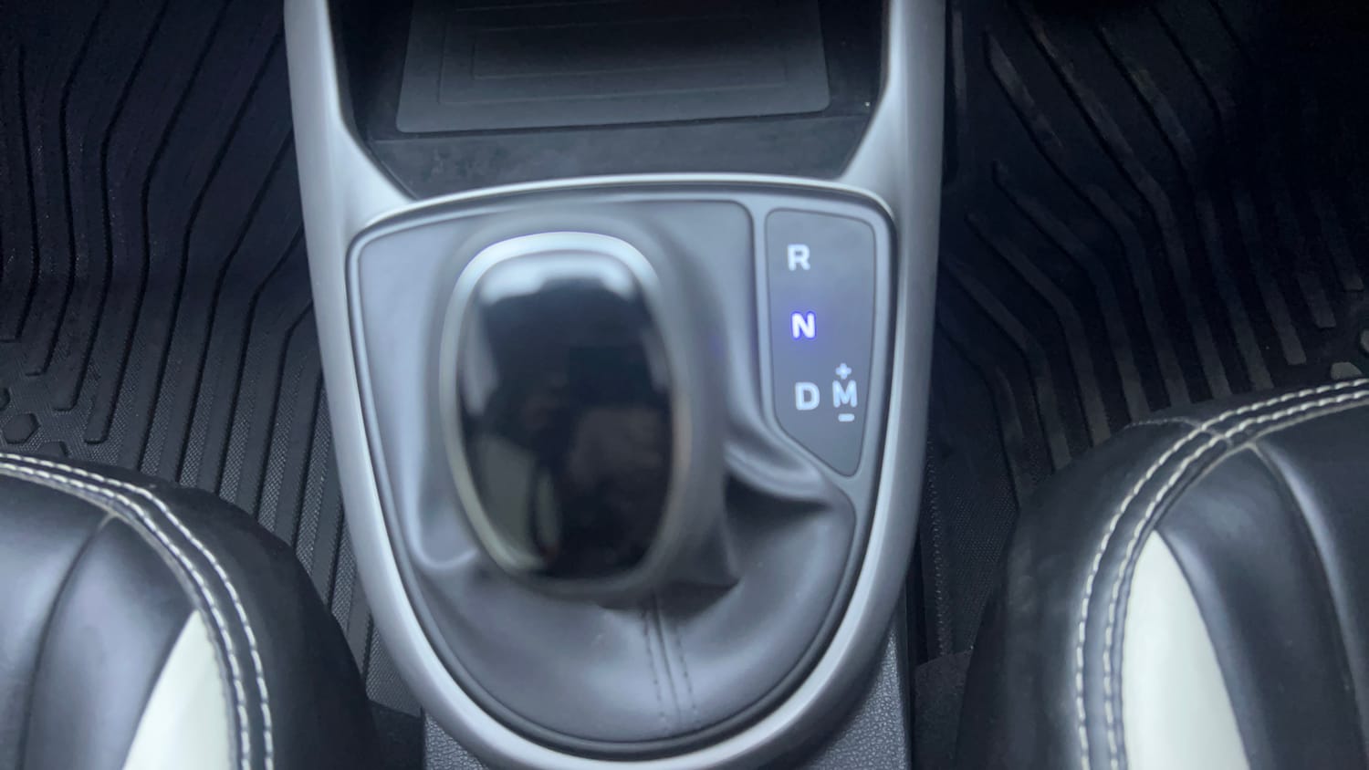 Used 2026 Hyundai Grand i10 Nios Asta 1.2 Kappa AMT Petrol Automatic interior GEAR  KNOB VIEW
