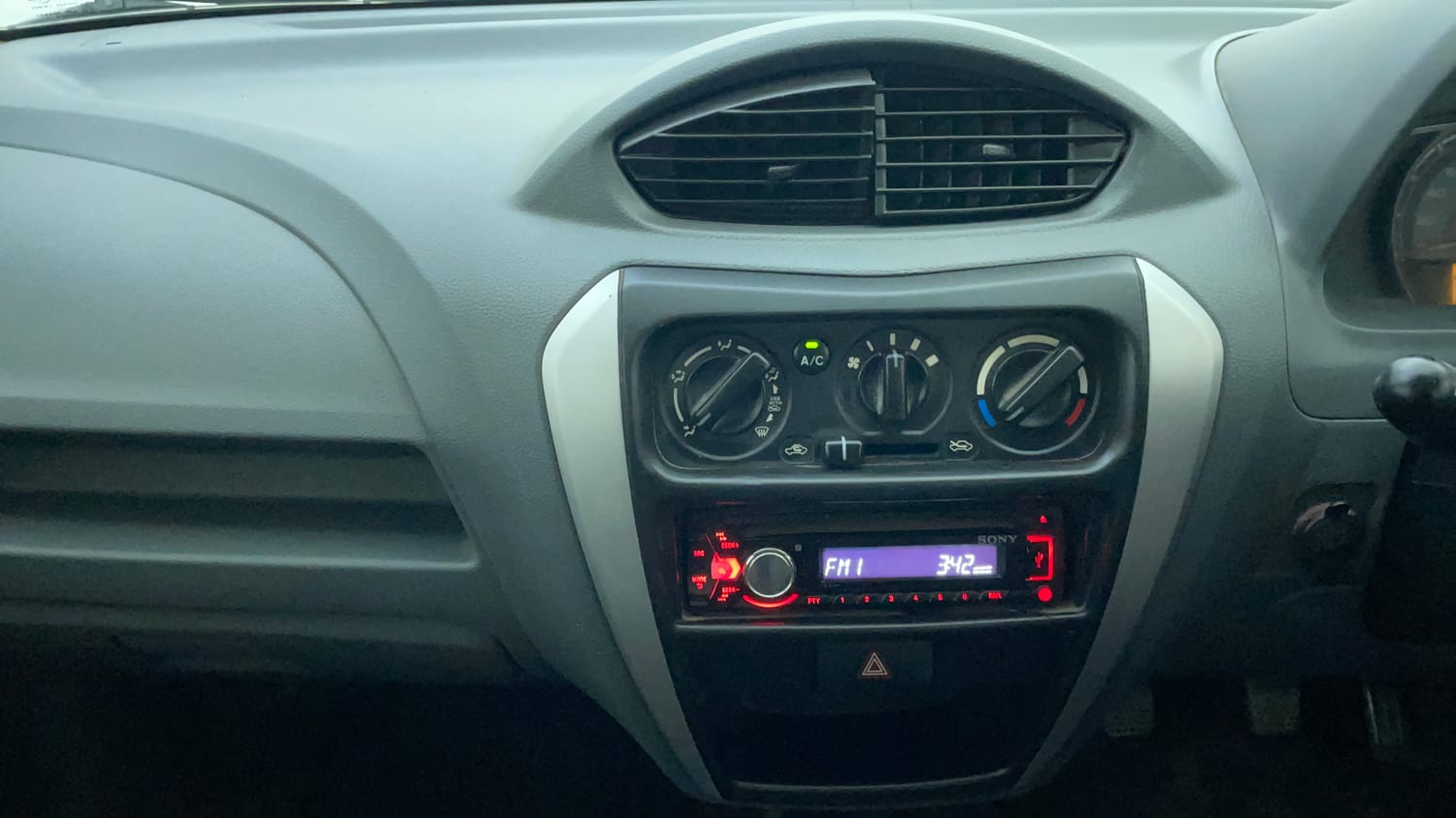Used 2014 Maruti Suzuki Alto 800 Lxi Petrol Manual interior MUSIC SYSTEM & AC CONTROL VIEW