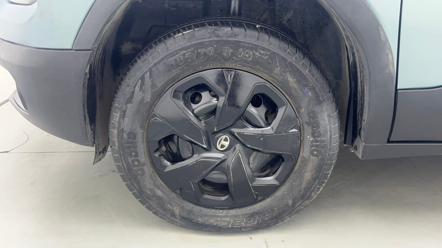 Used 2023 Tata Punch Adventure AMT Petrol Automatic tyres LEFT FRONT TYRE RIM VIEW