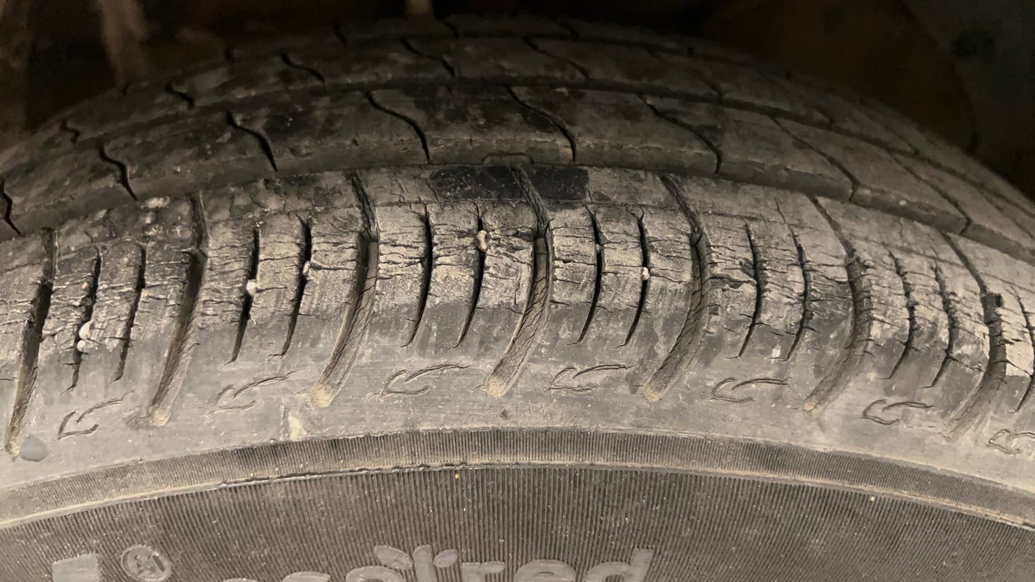 Used 2019 Maruti Suzuki Baleno Delta Petrol Manual tyres RIGHT FRONT TYRE TREAD VIEW