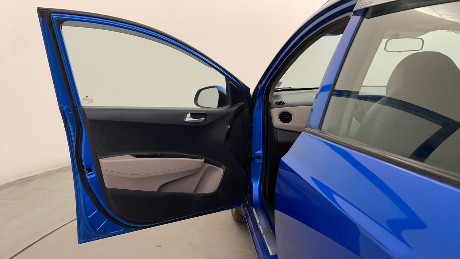 Used 2018 Hyundai Grand i10 Sportz AT 1.2 Kappa VTVT Petrol Automatic interior LEFT FRONT DOOR OPEN VIEW