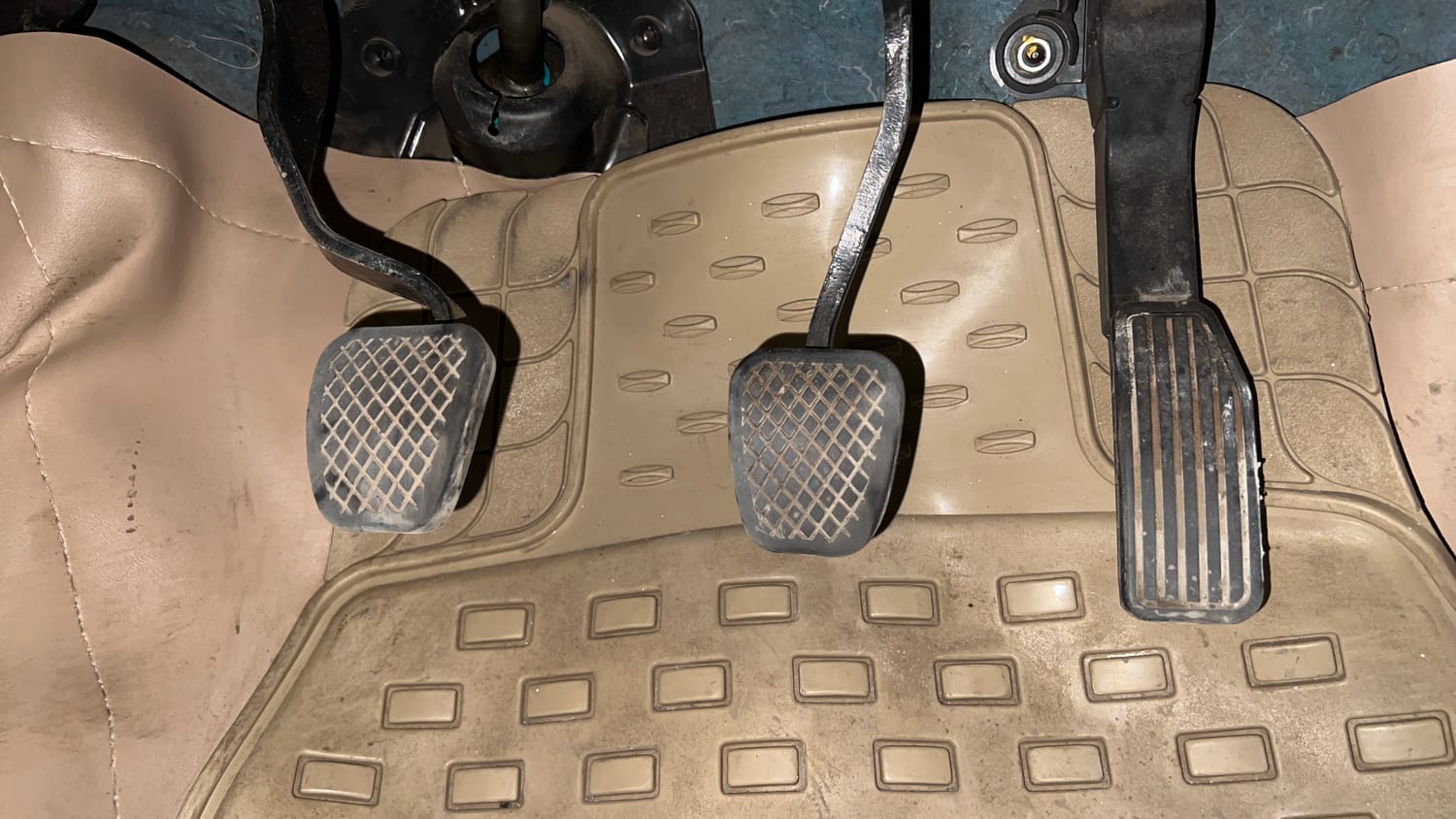 Used 2015 Honda City V Petrol Manual interior PEDALS VIEW
