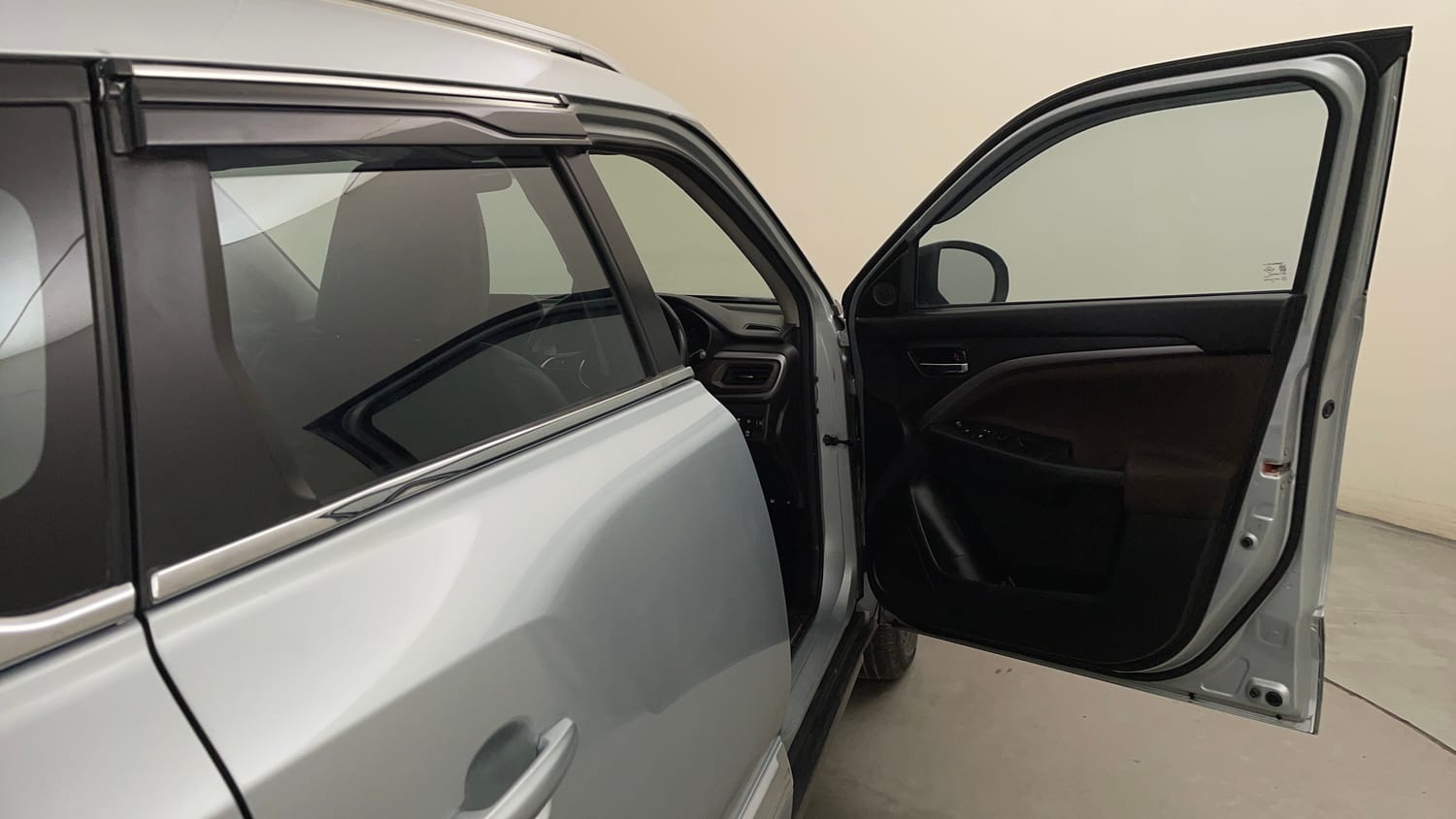 Used 2023 Maruti Suzuki Brezza ZXI AT Petrol Automatic interior RIGHT FRONT DOOR OPEN VIEW