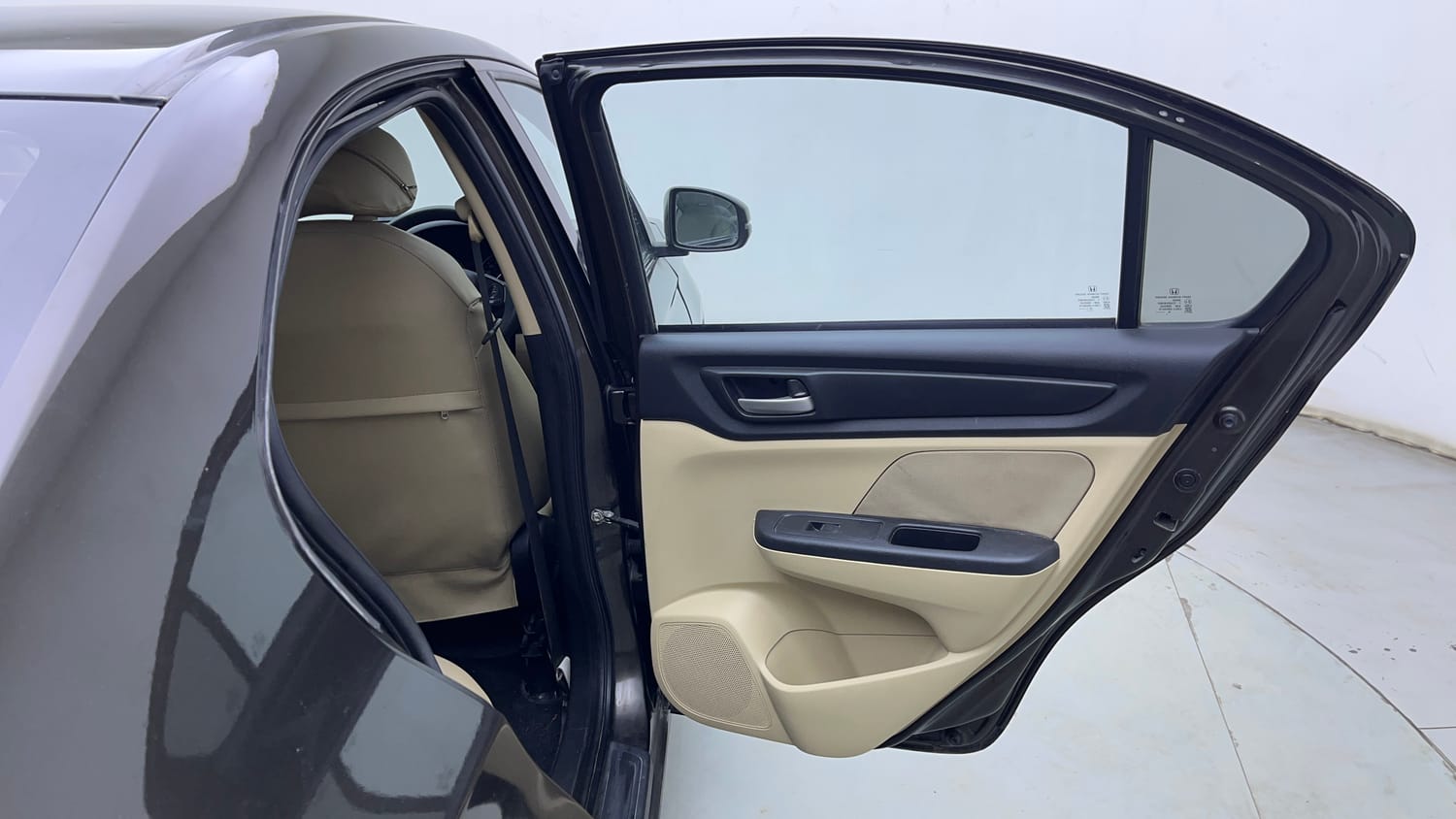 Used 2018 Honda Amaze 1.2 VX i-VTEC Petrol Manual interior RIGHT REAR DOOR OPEN VIEW