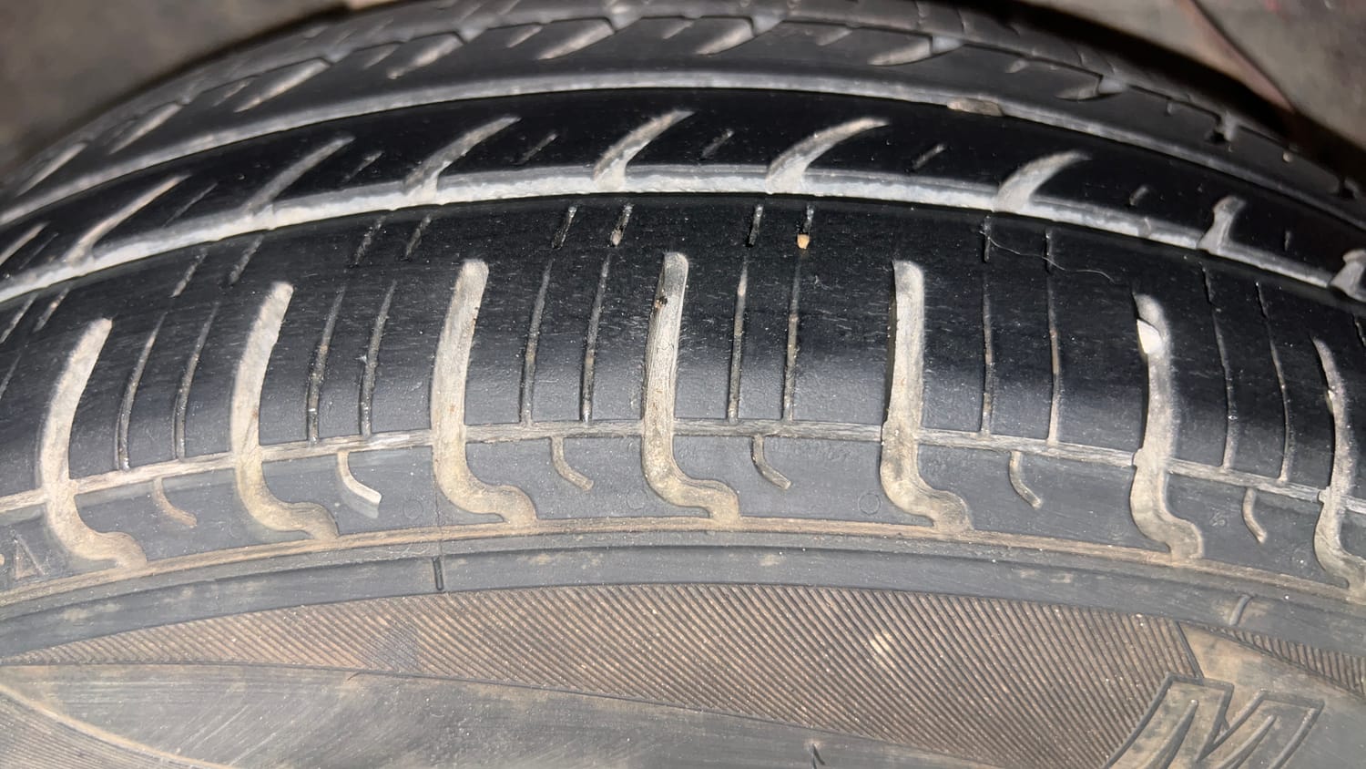 Used 2018 Maruti Suzuki Celerio ZXi (O) AMT Petrol Automatic tyres RIGHT REAR TYRE TREAD VIEW