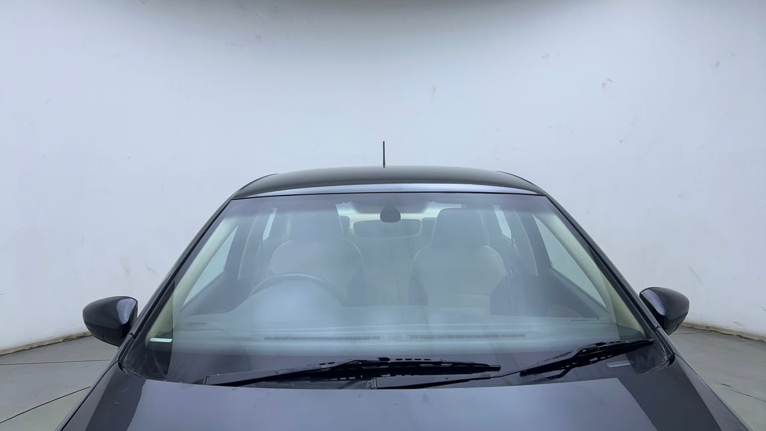 Used 2019 Volkswagen Ameo Highline Plus 1.5L (D) Diesel Manual exterior FRONT WINDSHIELD VIEW
