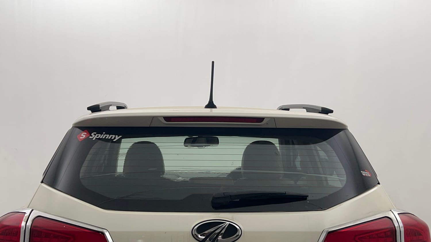 Used 2022 Mahindra XUV 300 W8 (O) 1.5 Diesel Diesel Manual exterior BACK WINDSHIELD VIEW
