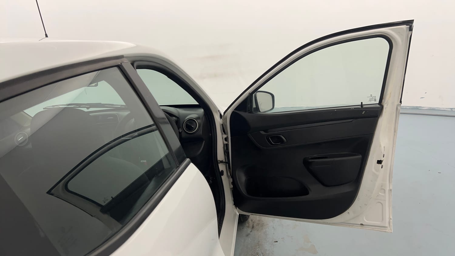 Used 2017 renault Kwid 1.0 RXT Anniversary Edition Petrol Manual interior RIGHT FRONT DOOR OPEN VIEW