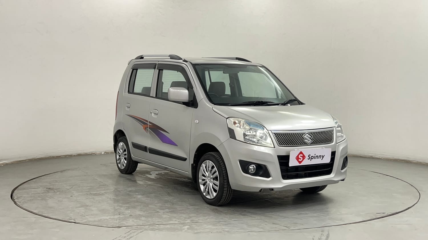 Used 2014 Maruti Suzuki Wagon R VXI Petrol Manual exterior RIGHT FRONT CORNER VIEW