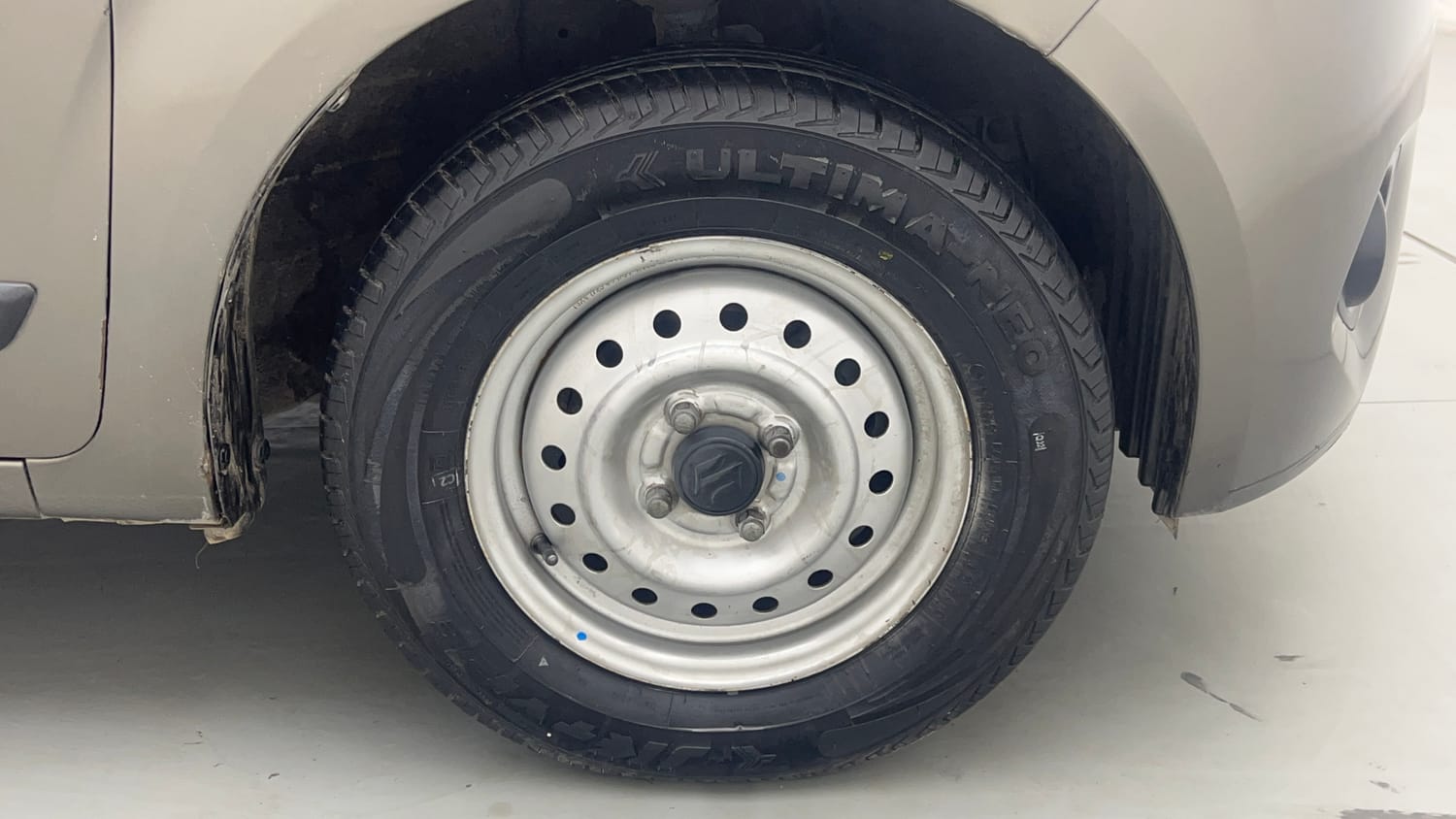 Used 2019 Maruti Suzuki Wagon R LXi 1.0 CNG Cng Manual tyres RIGHT FRONT TYRE RIM VIEW