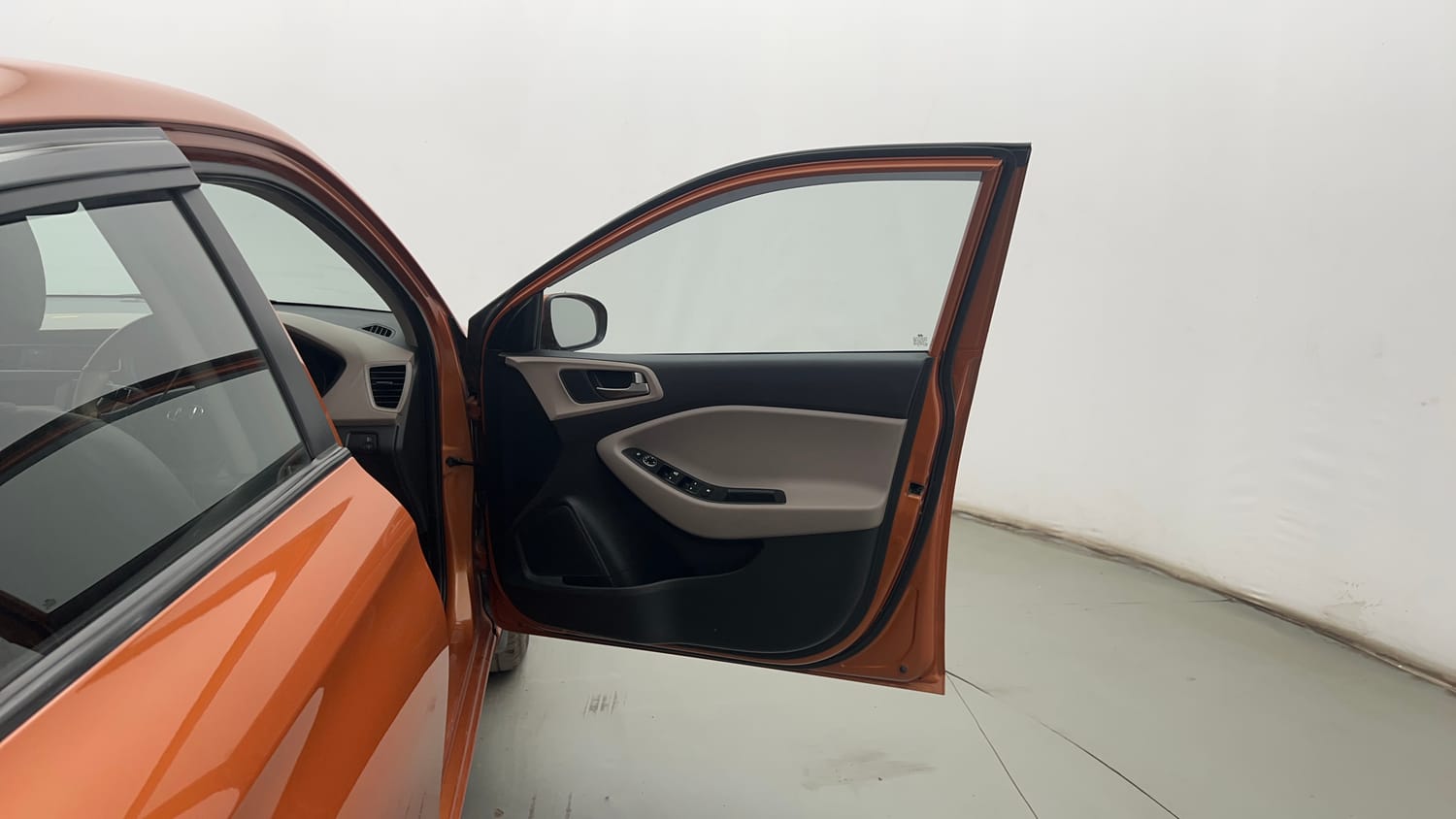 Used 2018 Hyundai Elite i20 Sportz 1.2 Petrol Manual interior RIGHT FRONT DOOR OPEN VIEW