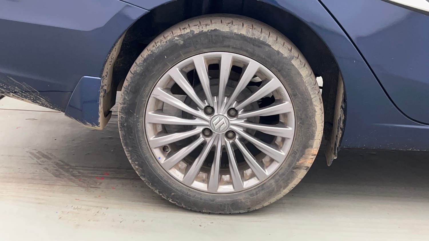 Used 2018 Maruti Suzuki Ciaz Alpha 1.4 MT Petrol Manual tyres RIGHT REAR TYRE RIM VIEW