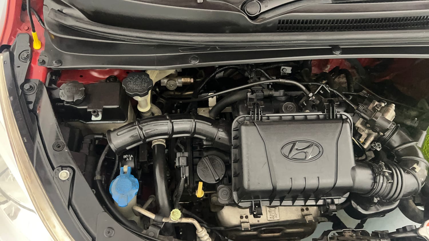 Used 2013 Hyundai i10 Magna 1.1 iRDE2 Petrol Manual engine ENGINE RIGHT SIDE VIEW
