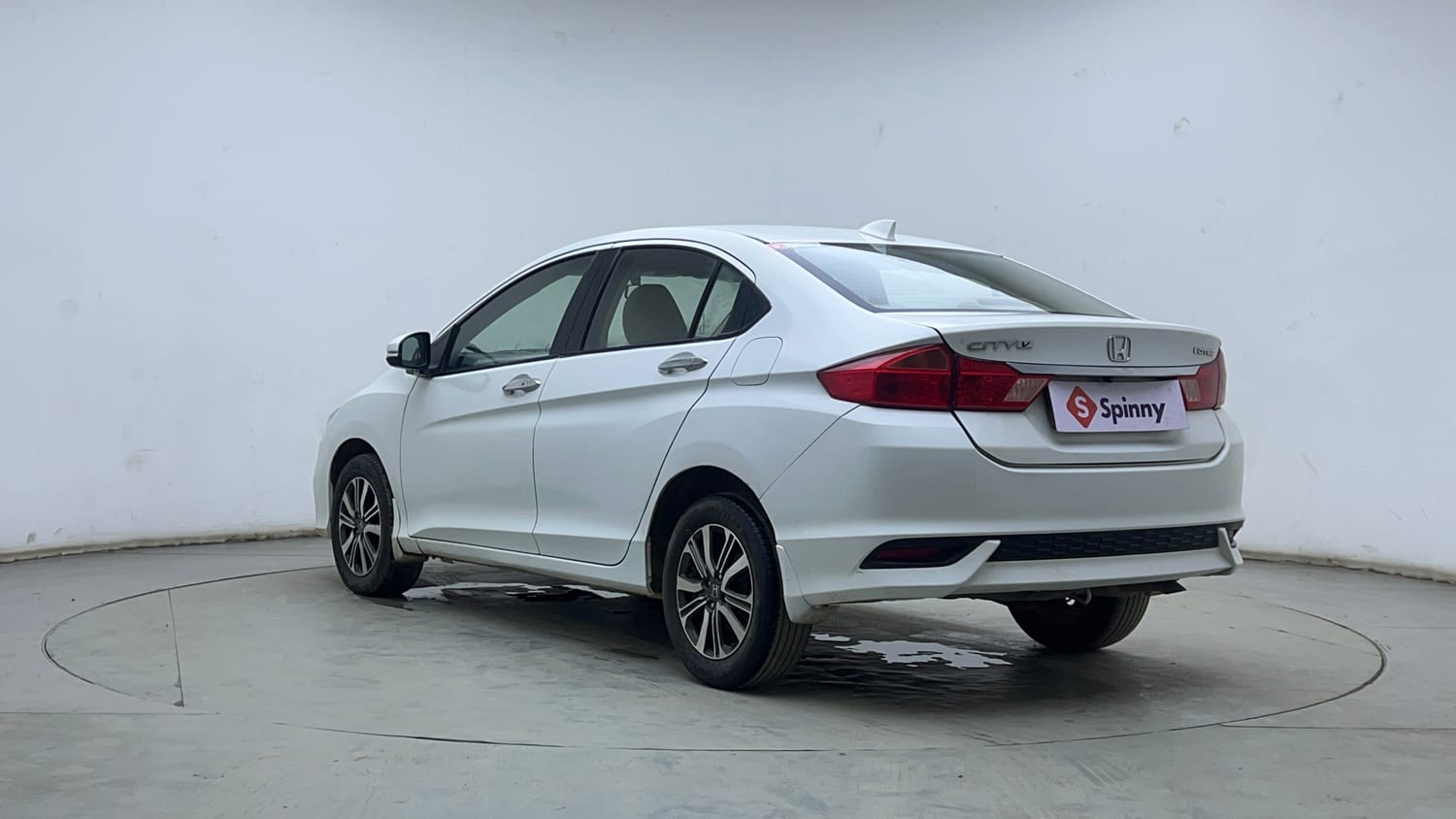 Used 2017 Honda City V Diesel Diesel Manual exterior LEFT REAR CORNER VIEW