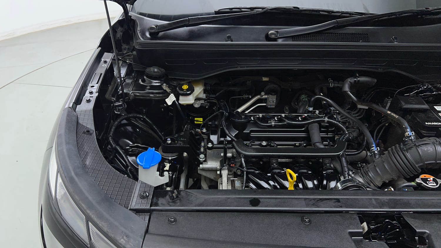 Used 2025 Hyundai Venue S Plus 1.2 Petrol MT Petrol Manual engine ENGINE RIGHT SIDE VIEW