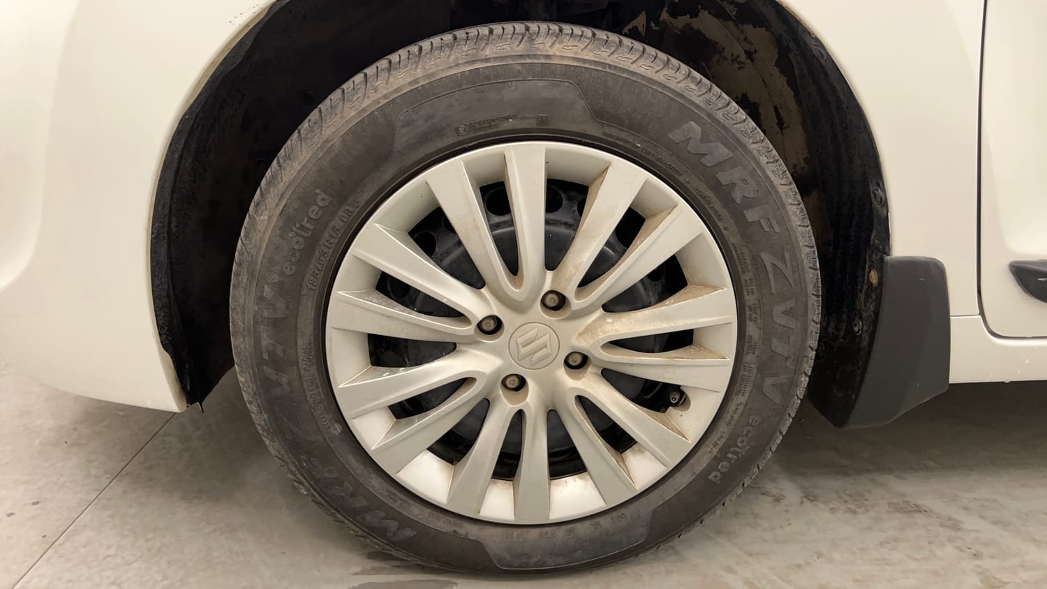 Used 2019 Maruti Suzuki Baleno Delta Petrol Manual tyres LEFT FRONT TYRE RIM VIEW