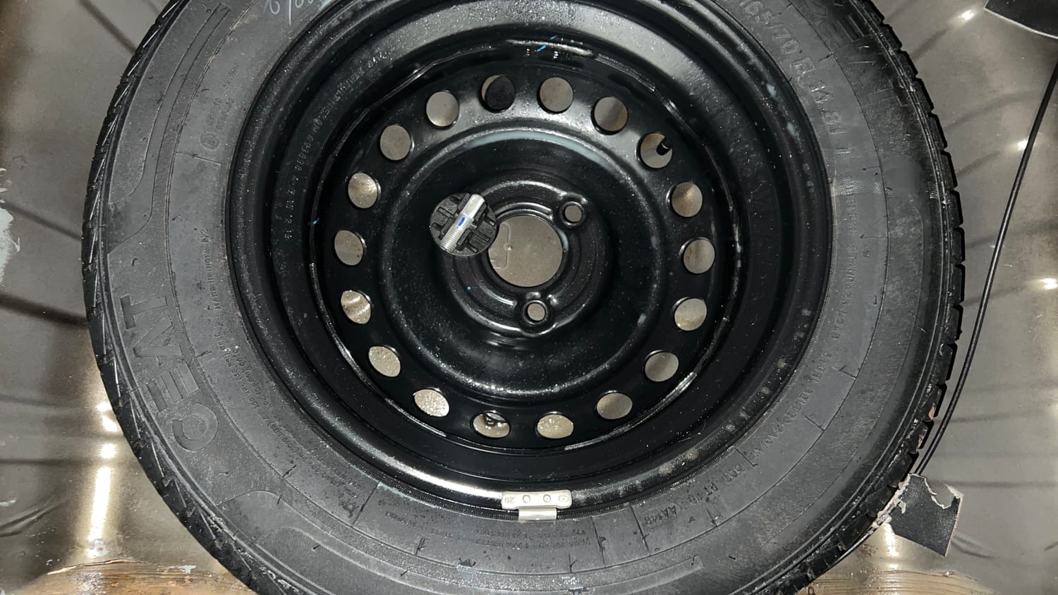 Used 2020 Renault Kwid 1.0 RXT Opt Petrol Manual tyres SPARE TYRE VIEW