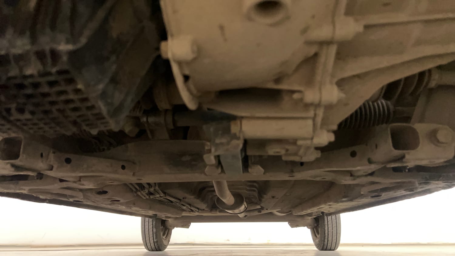Used 2017 Renault Kwid RXL Live For More Edition Petrol Manual extra FRONT LEFT UNDERBODY VIEW