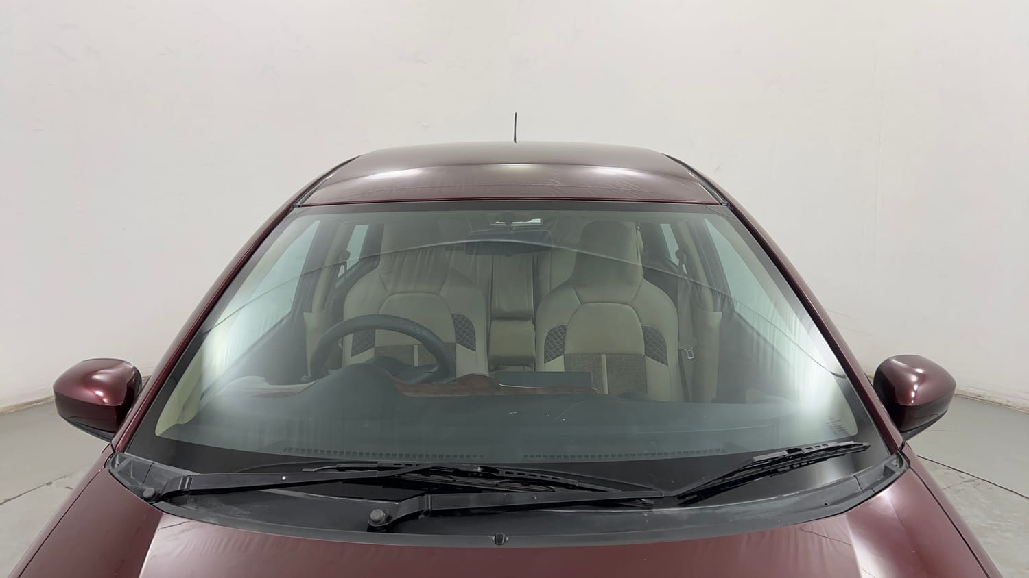 Used 2014 Honda Mobilio V (O) Petrol Petrol Manual exterior FRONT WINDSHIELD VIEW