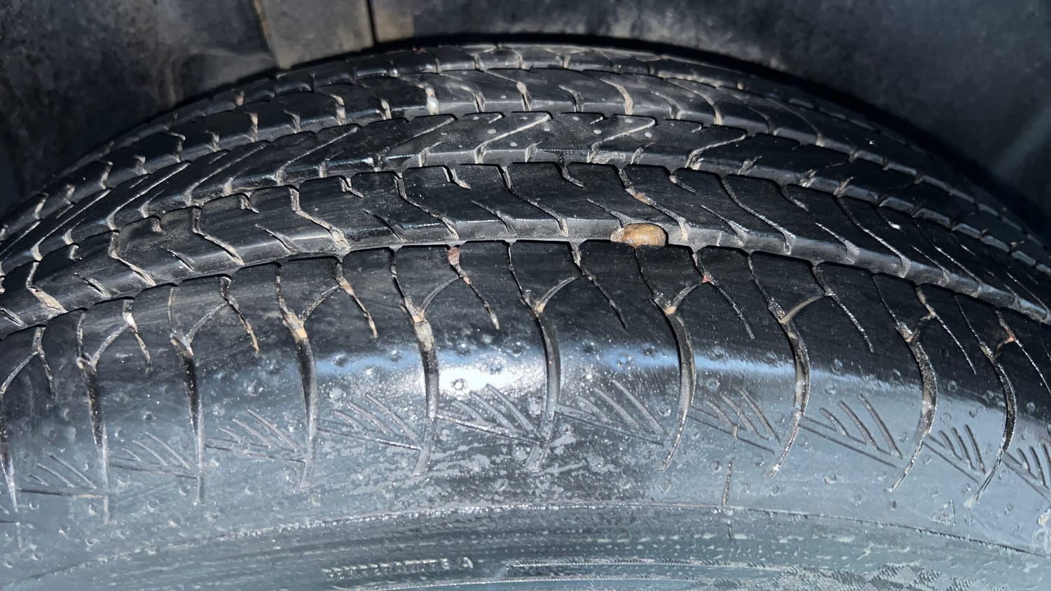 Used 2025 Toyota Urban Cruiser Hyryder V Hybrid Hybrid Automatic tyres RIGHT REAR TYRE TREAD VIEW