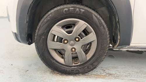 Used 2018 Renault Kwid RXT (O) 1.0 SCE Edition Petrol Manual tyres LEFT FRONT TYRE RIM VIEW