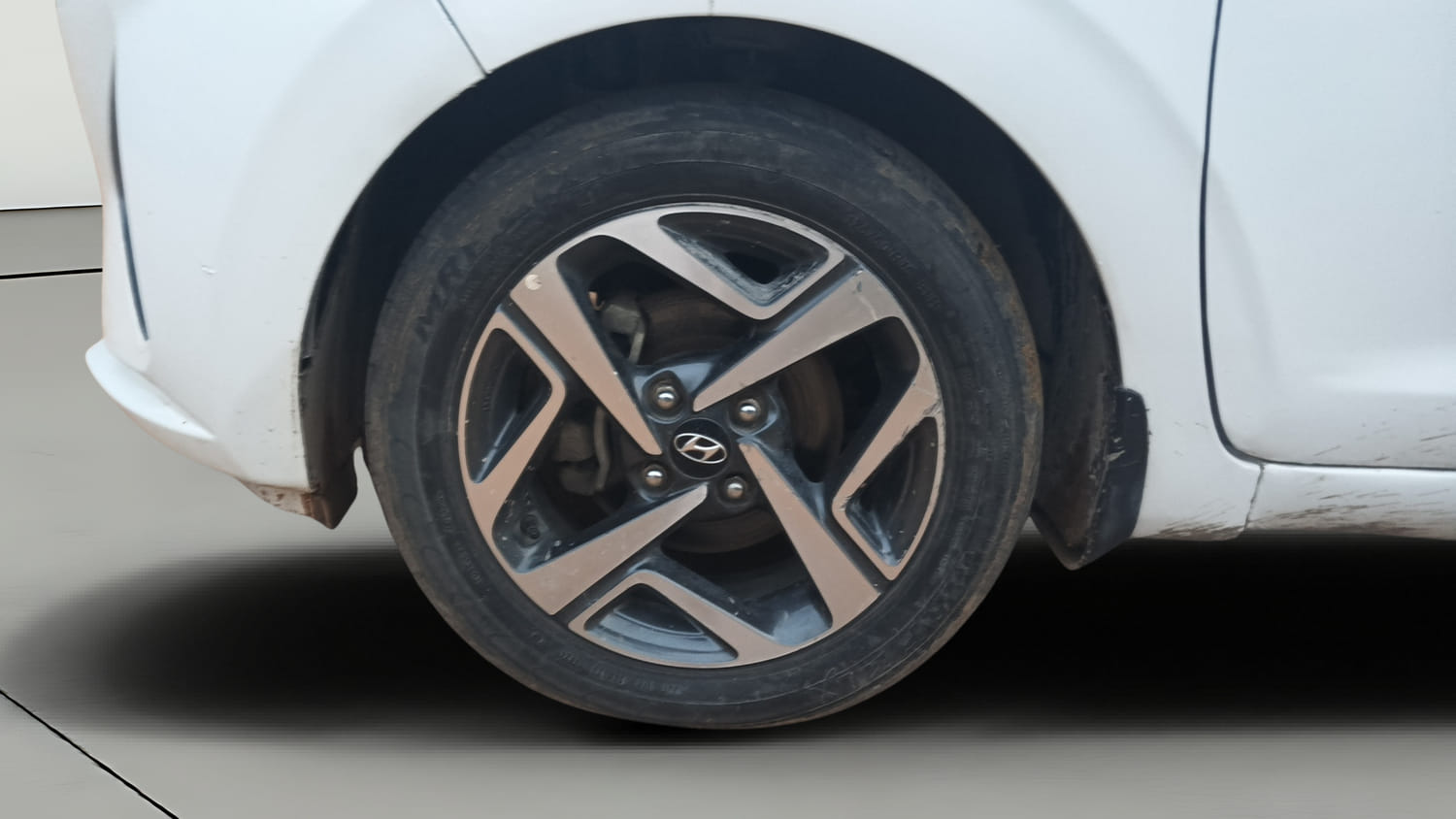Used 2020 Hyundai Aura SX 1.2 Petrol Petrol Manual tyres LEFT FRONT TYRE RIM VIEW