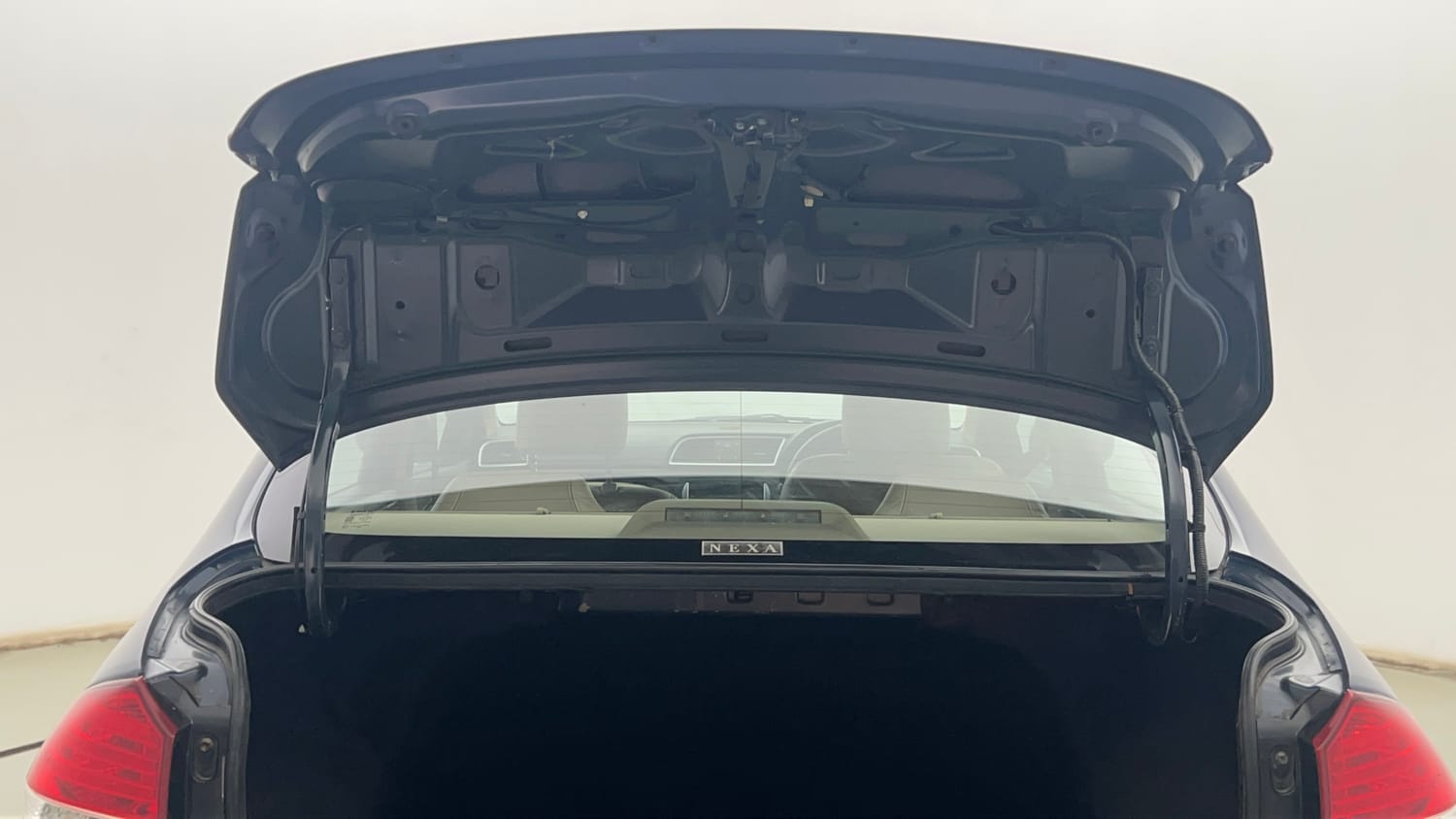 Used 2018 Maruti Suzuki Ciaz Alpha 1.4 MT Petrol Manual interior DICKY DOOR OPEN VIEW