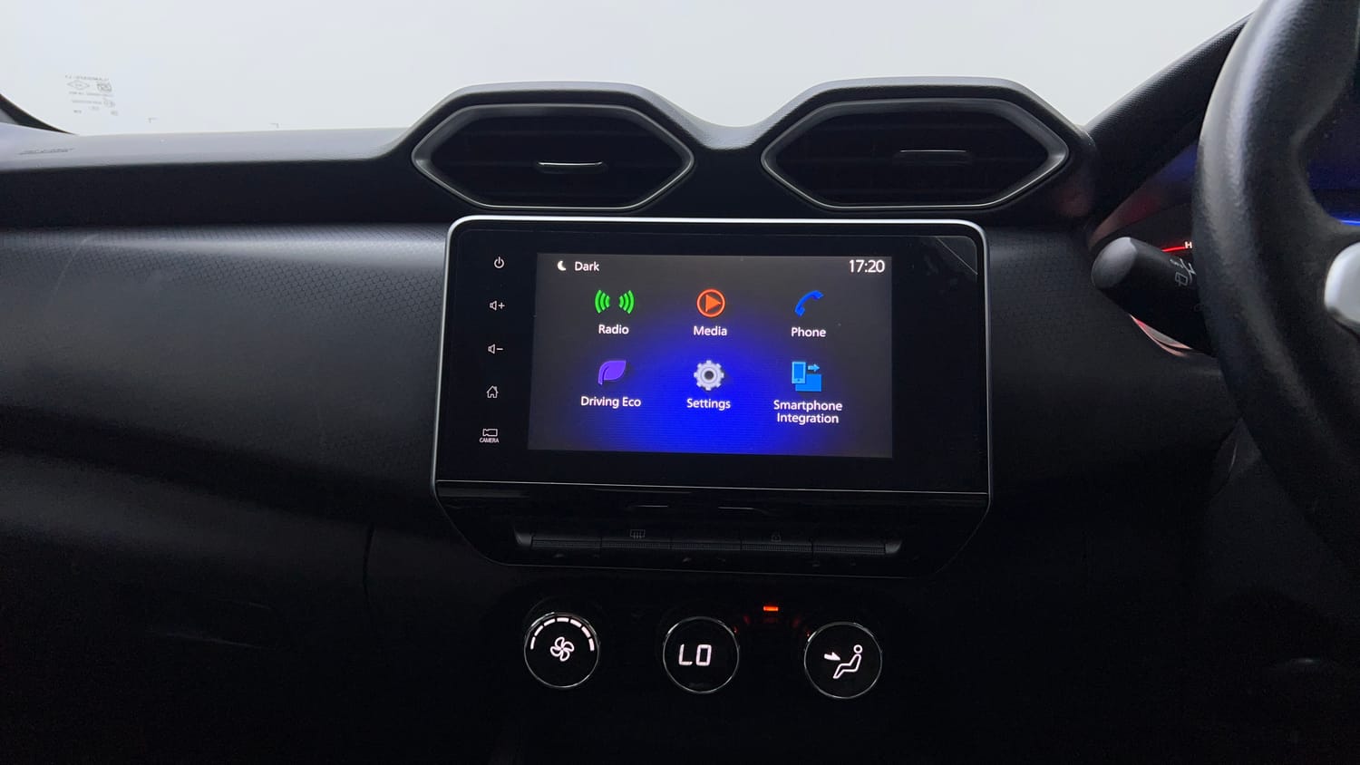 Used 2021 Nissan Magnite XV Premium Turbo Petrol Manual top_features Touch screen infotainment system