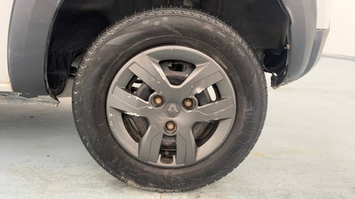 Used 2018 Renault Kwid RXT (O) 1.0 SCE Edition Petrol Manual tyres LEFT REAR TYRE RIM VIEW