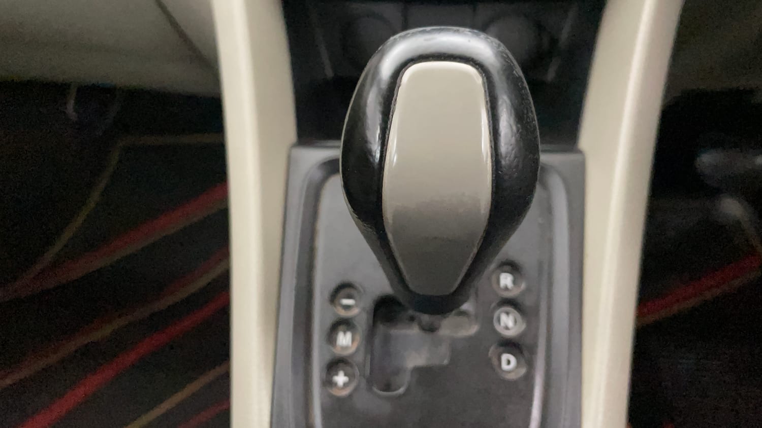 Used 2015 Maruti Suzuki Celerio VXi AMT Petrol Automatic interior GEAR  KNOB VIEW