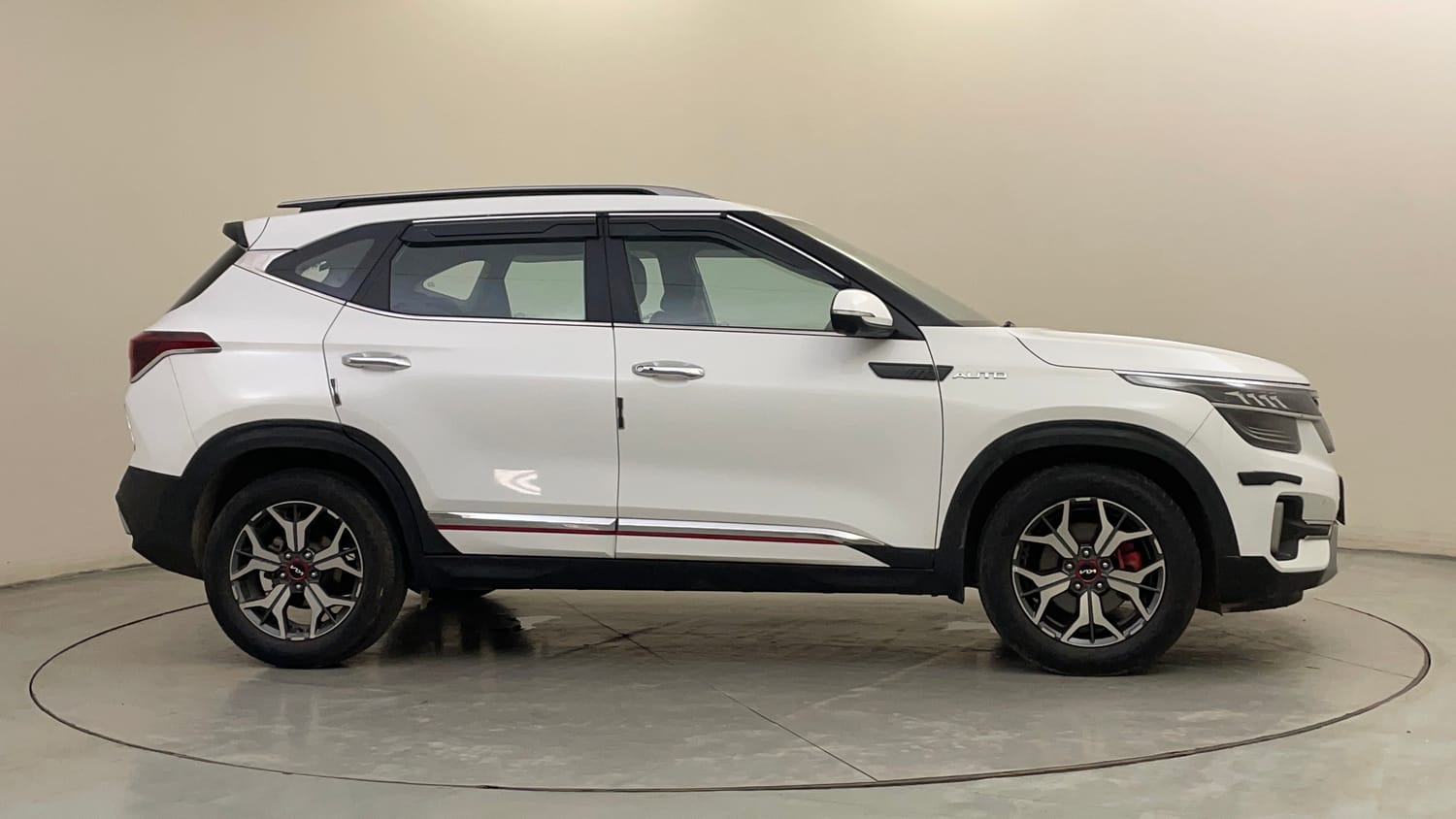 Used 2023 Kia Seltos GTX Plus 1.5 Diesel AT Diesel Automatic exterior RIGHT SIDE VIEW