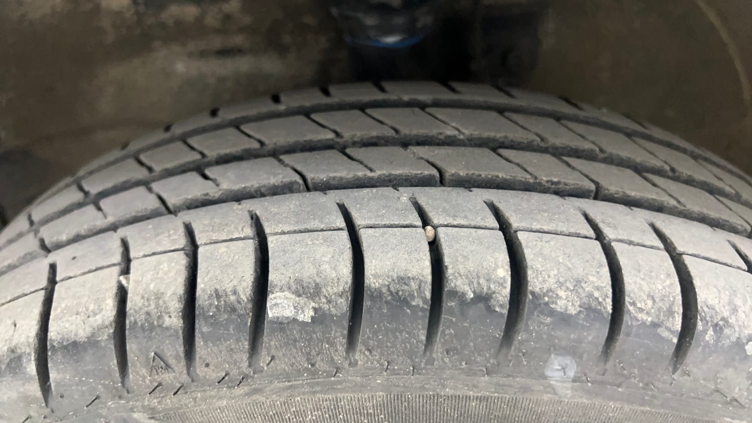 Used 2014 Maruti Suzuki Wagon R VXI Petrol Manual tyres LEFT FRONT TYRE TREAD VIEW