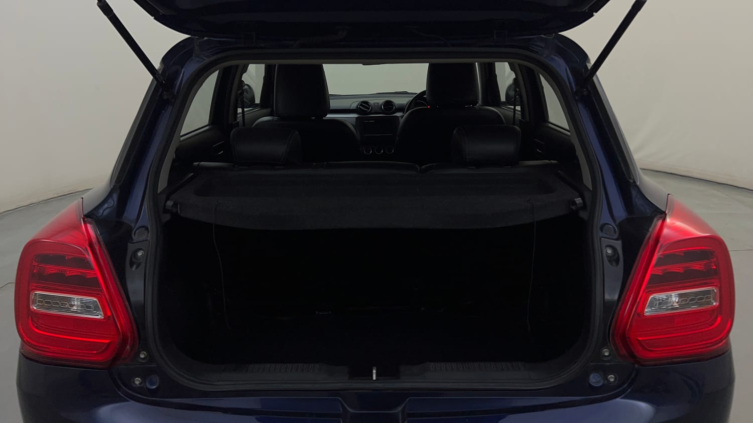 Used 2018 Maruti Suzuki Swift ZXi AMT Petrol Automatic interior DICKY INSIDE VIEW