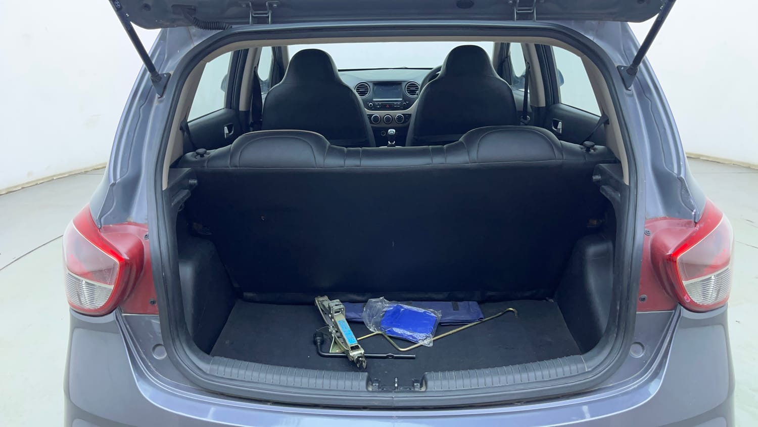 Used 2019 Hyundai Grand i10 Sportz 1.2 Kappa VTVT Petrol Manual interior DICKY INSIDE VIEW