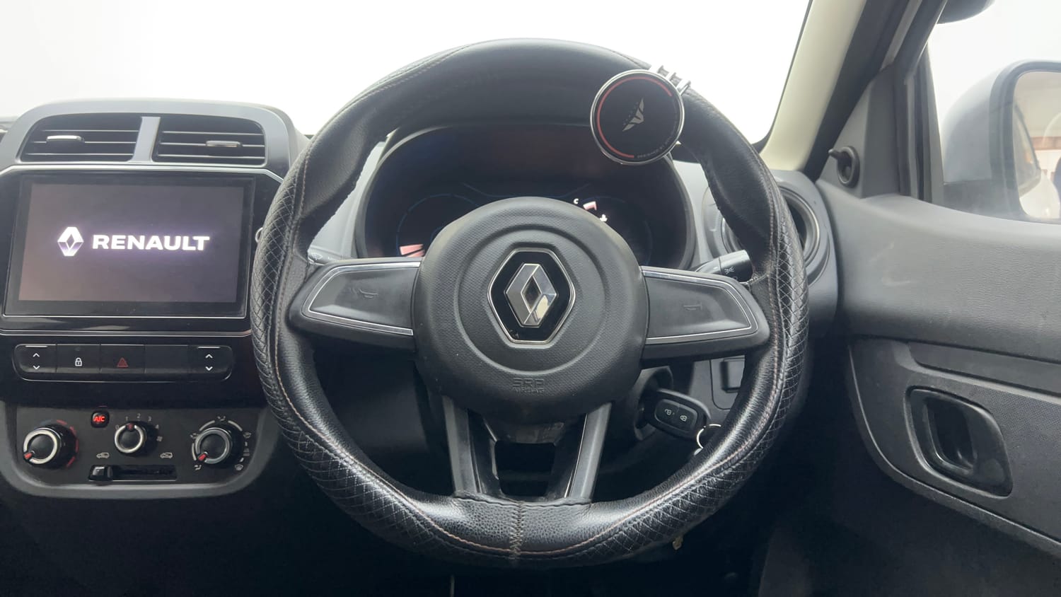 Used 2020 Renault Kwid RXT 1.0 Opt Petrol Manual interior STEERING VIEW