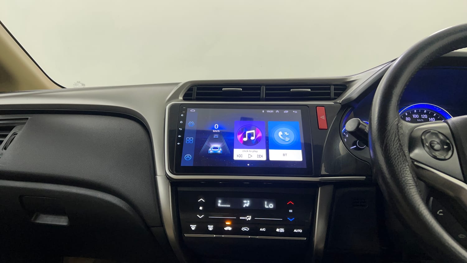 Used 2015 Honda City V Petrol Manual interior MUSIC SYSTEM & AC CONTROL VIEW