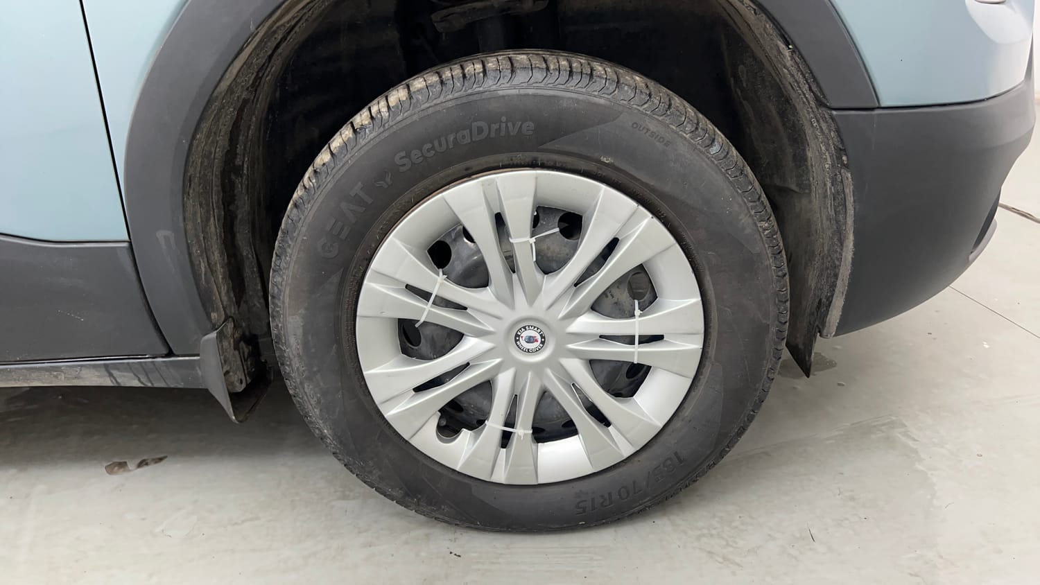 Used 2022 Tata Punch Adventure Rhythm Pack MT Petrol Manual tyres RIGHT FRONT TYRE RIM VIEW