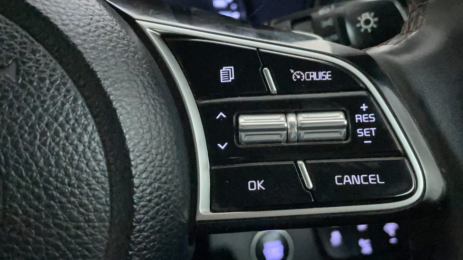 Used 2023 Kia Seltos GTX Plus 1.5 Diesel AT Diesel Automatic top_features Cruise control