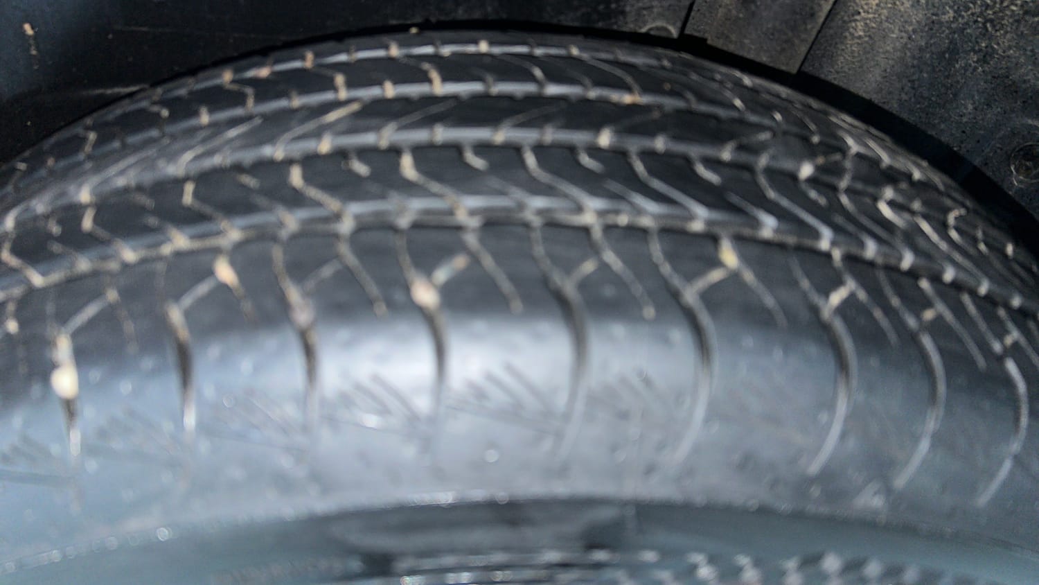 Used 2025 Toyota Urban Cruiser Hyryder V Hybrid Hybrid Automatic tyres LEFT REAR TYRE TREAD VIEW