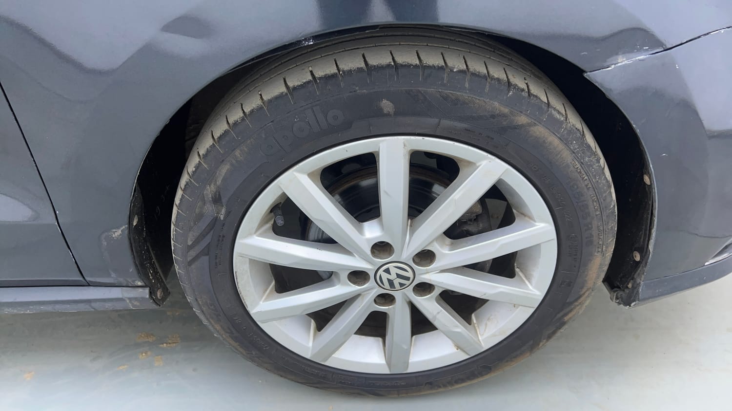 Used 2019 Volkswagen Ameo Highline Plus 1.5L (D) Diesel Manual tyres RIGHT FRONT TYRE RIM VIEW
