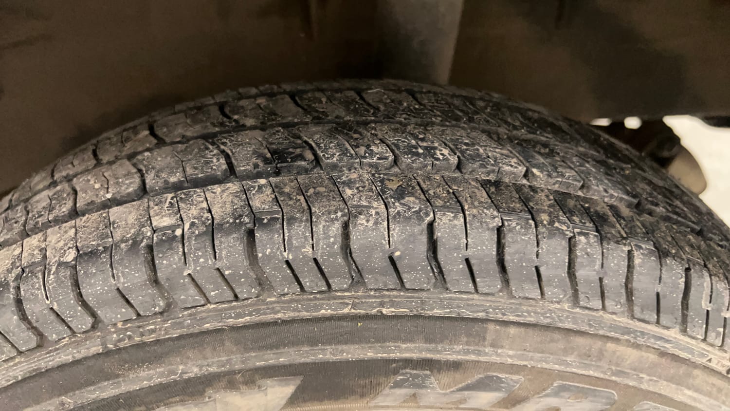 Used 2017 Renault Kwid RXL Live For More Edition Petrol Manual tyres LEFT REAR TYRE TREAD VIEW