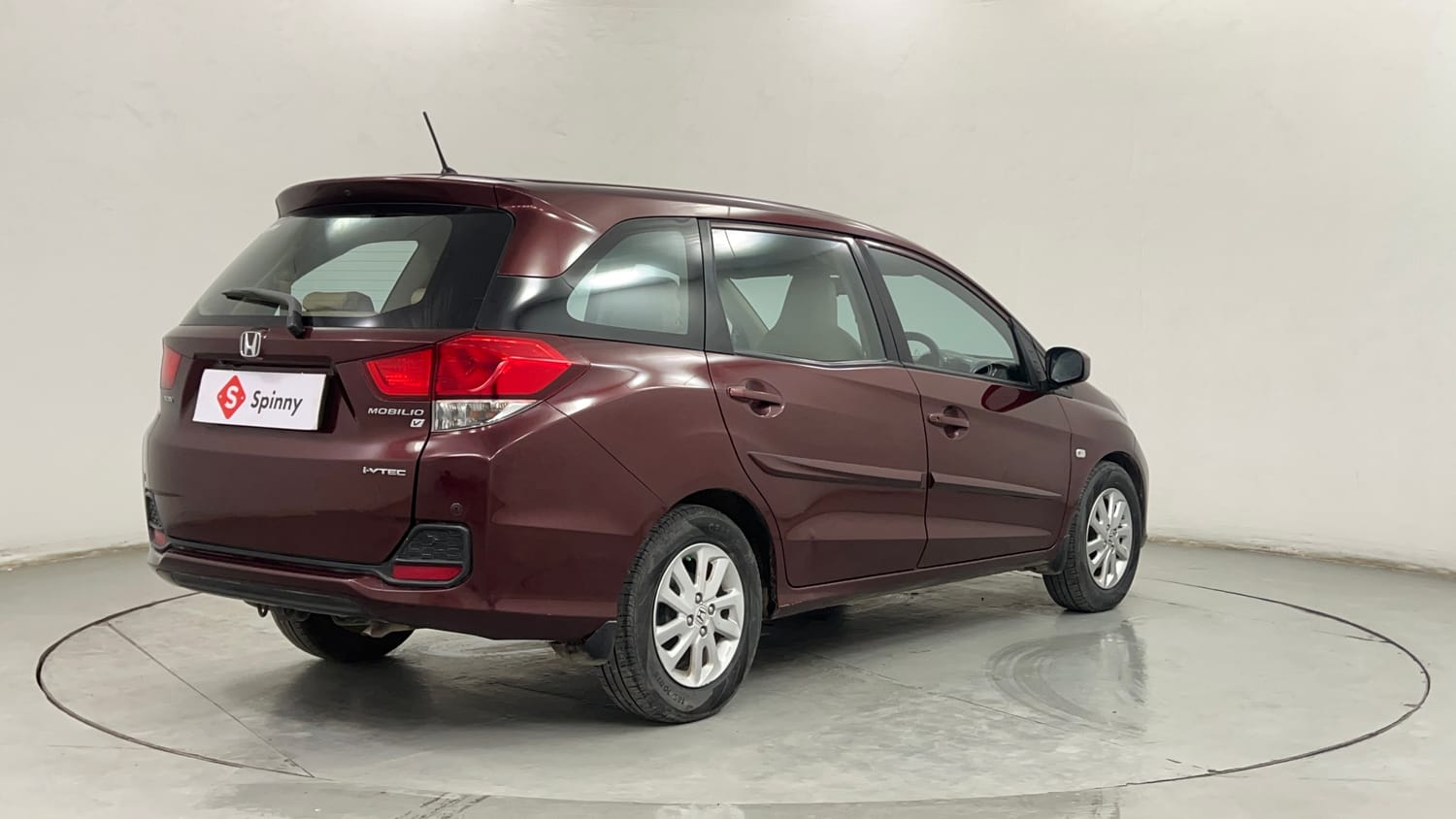 Used 2014 Honda Mobilio V (O) Petrol Petrol Manual exterior RIGHT REAR CORNER VIEW