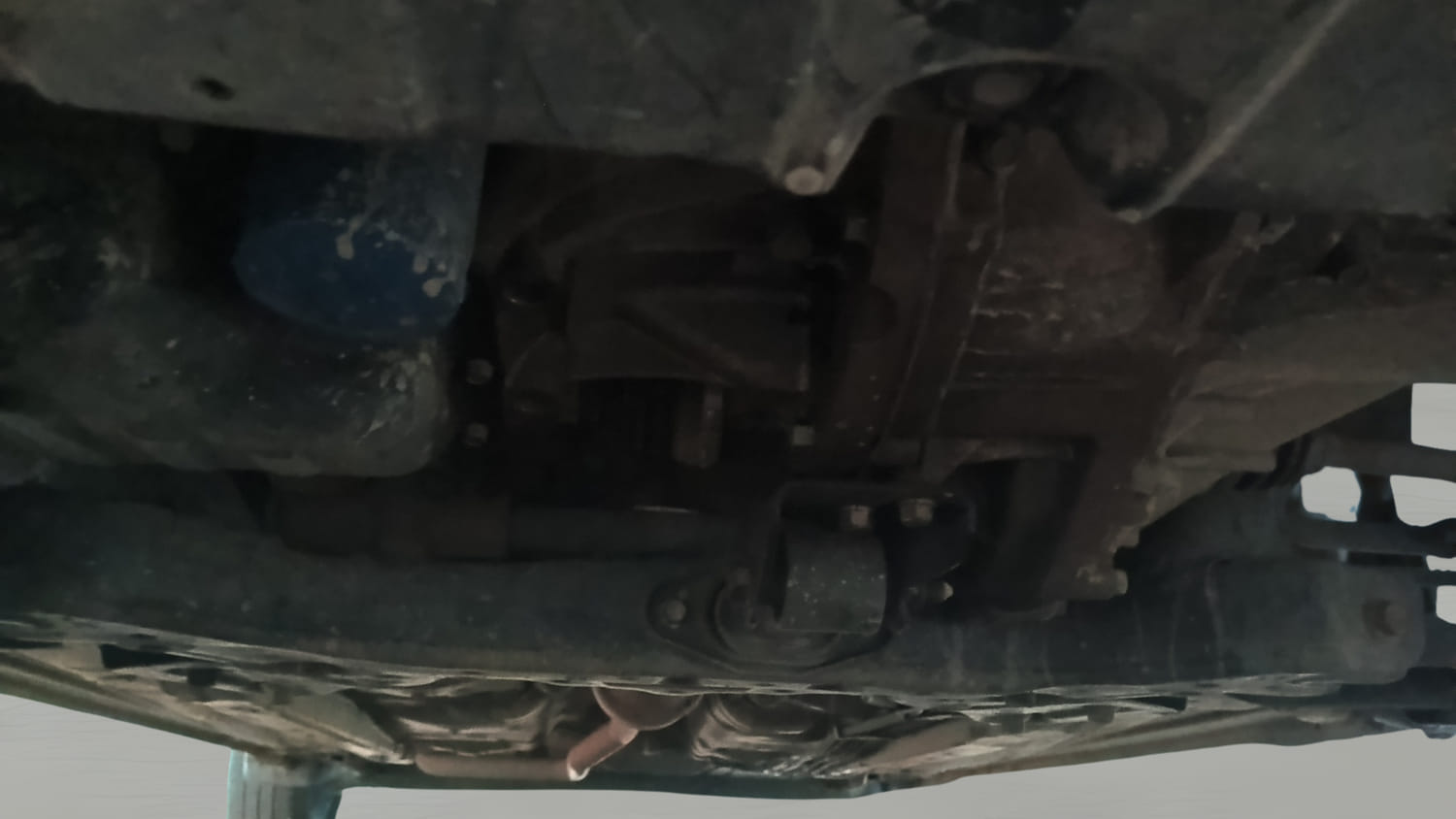 Used 2020 Hyundai Aura SX 1.2 Petrol Petrol Manual extra FRONT LEFT UNDERBODY VIEW