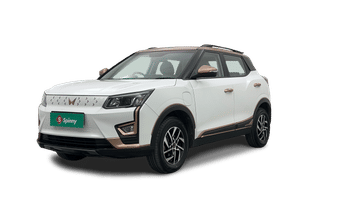 Used 2024 Mahindra XUV400 EL 39.4 KWH Dual Tone Electric Automatic Image