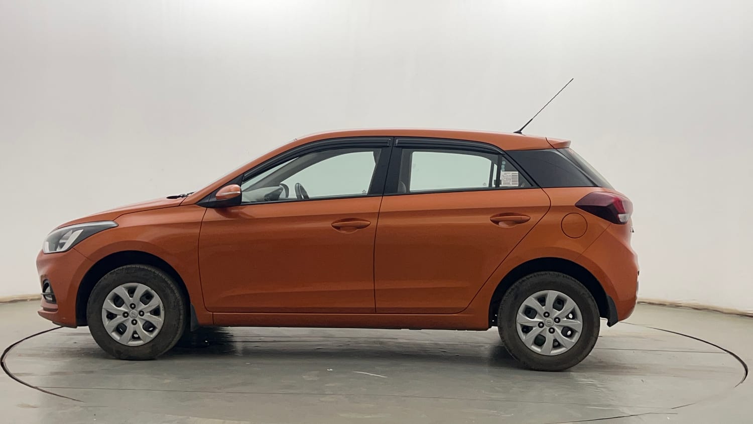 Used 2018 Hyundai Elite i20 Sportz 1.2 Petrol Manual exterior LEFT SIDE VIEW